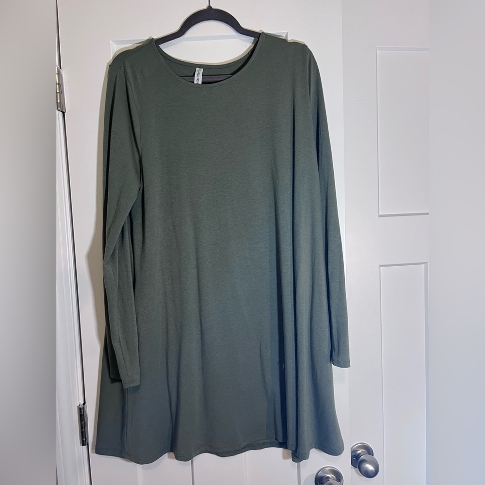 Green Longsleeve Shift Dress
